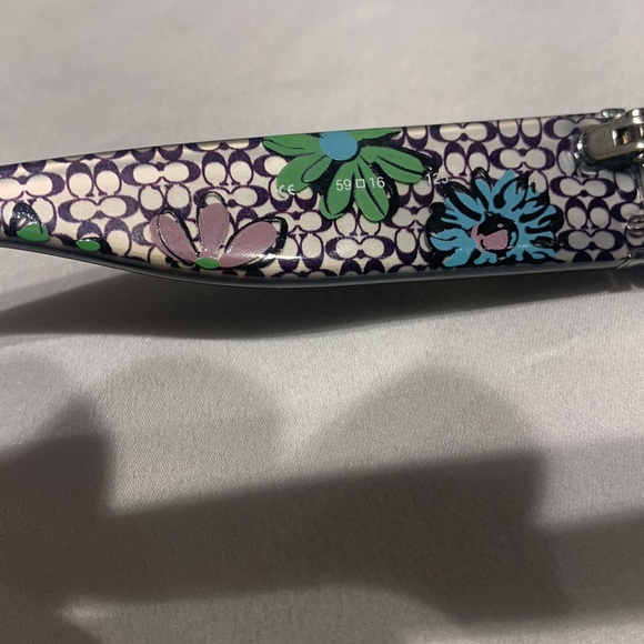 Coach Sunglasses from USA 🇺🇸 - Picture 13 of 14